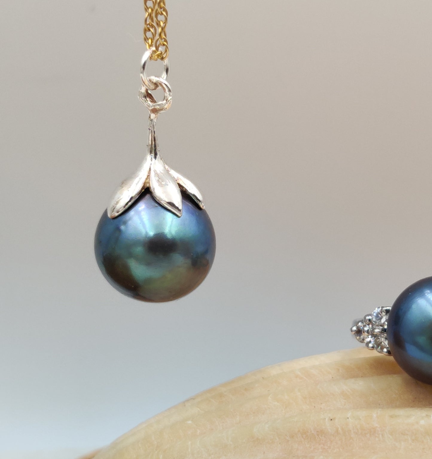 Jet Black Pearl Flower Bud Necklace in 925 Sterling Silver