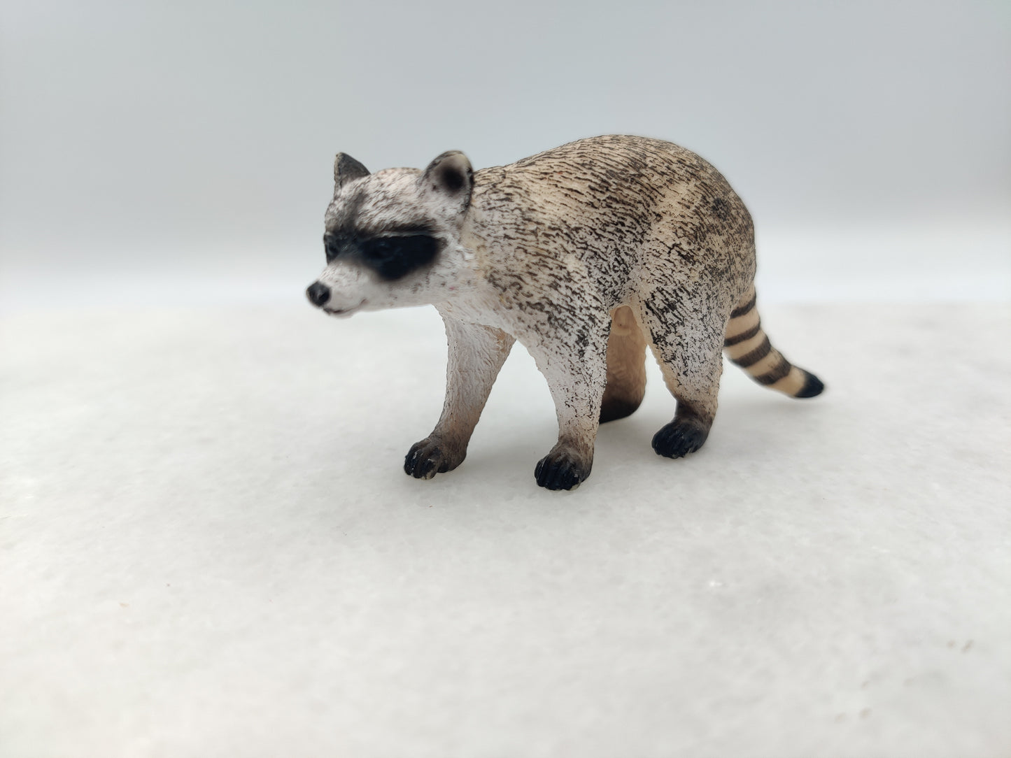 Schleich Raccoon the Skillful Tree Climber