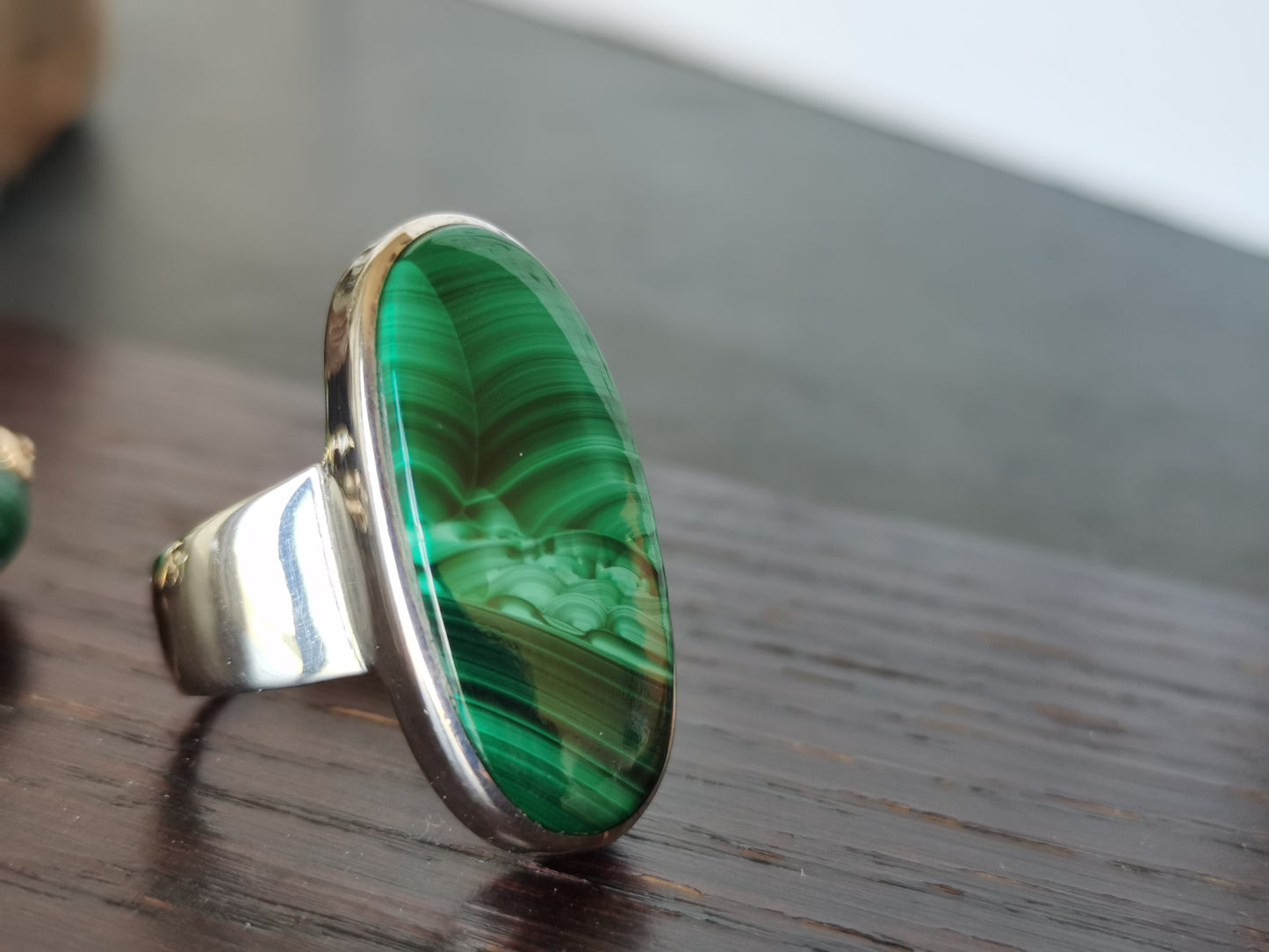 Premium Quality Natural Pictorial Malachite Cocktail Sterling Silver Ring Close up