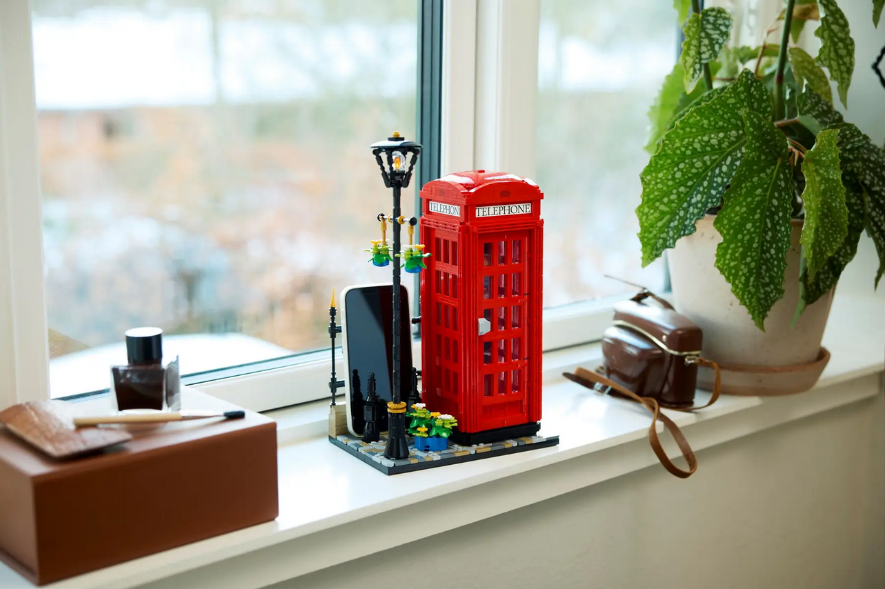 LEGO Red London Telephone Box
