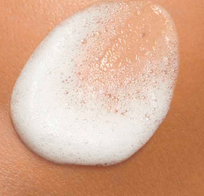 Clarins Gentle Renewing Cleansing Mousse with Alpine Herbs & Tamarind Pulp Extracts
