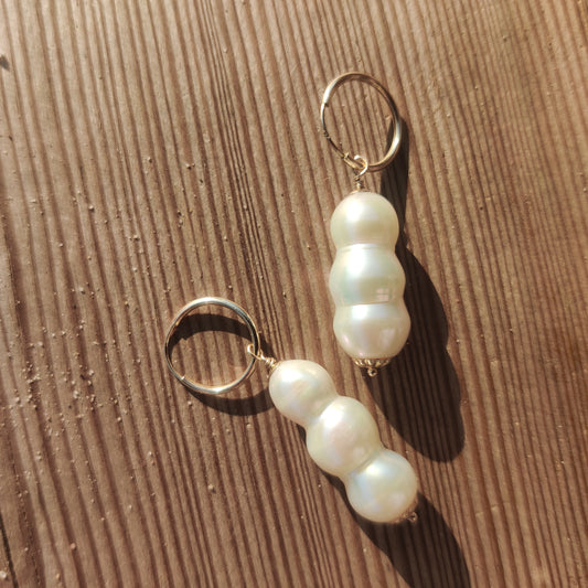 EBB Jewellery Natural Ivory Pearl Cacahuètes 14K Solid Gold Earring Pair